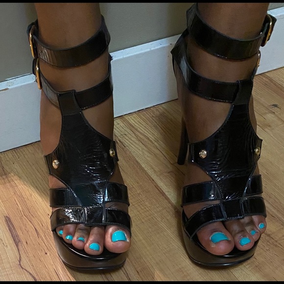 Shoes - Picture 3 of 4